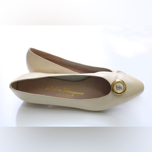 Vintage Salvatore Ferragamo low heels - Picture 11 of 13